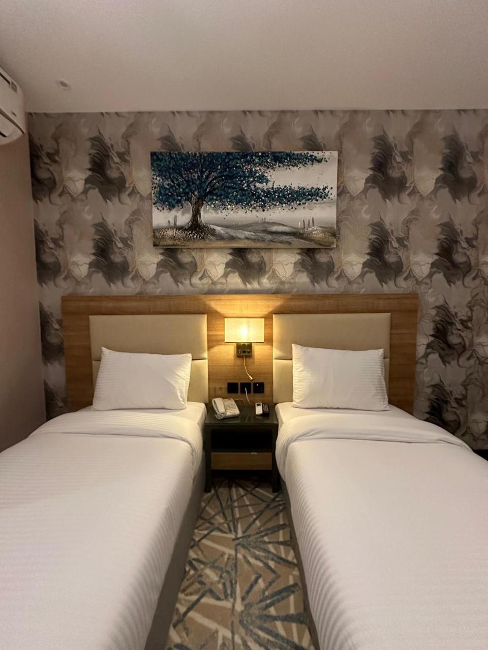 Sky Park Hotel Дубай Экстерьер фото