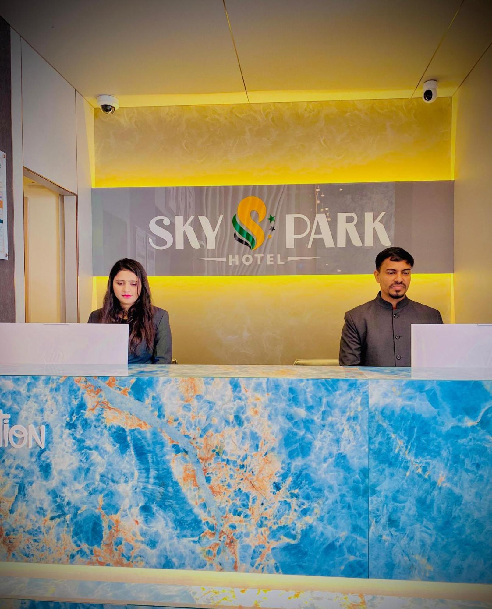 Sky Park Hotel Дубай Экстерьер фото